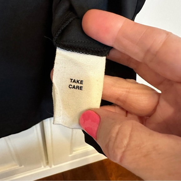 Avec Les Filles Women’s Black Ruffle Flutter Sleeve LBD Deep V Neck Mini Dress M - Picture 7 of 10